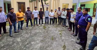 পাবনায় মিছিলের প্রস্তুতিকালে আ.লীগ নেতাসহ আটক ১৪